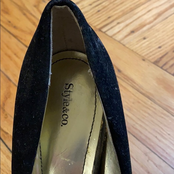 Black Suede pumps Size 10 - Picture 7 of 7